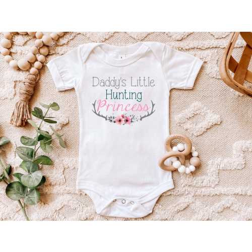 Daddy's Hunting Princess shirt | T-Shirt One Piece Bodysuit | Little girl | Hunter Dad | Baby Shower Gift | Hunting Season | Fishing