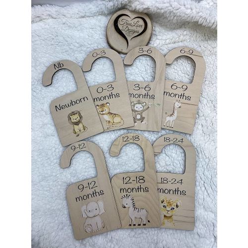 TrueLove Designs 7pc Safari Animal Baby Closet Dividers Wooden Baby Wardrobe Hanger Organizer from Newborn to 24 Months with Printed Design Infant Wardrobe Organizer for Home Nursery Baby Clothes