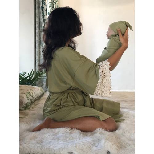 Delivery gown & Maternity clothes. Maternity robe and swaddle set for labor and delivery. Kimono robe and Matching dad shirt.