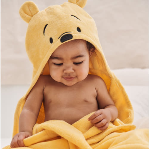 Disney Winnie the Pooh Hooded Towel