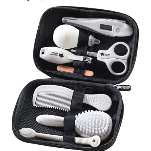 Tommee Tippee Baby Healthcare and Grooming Kit, 9X Essential Newborn Care Items for Home and Travel, Wipe-Clean and Waterproof Travel Case : Amazon.com.au: Baby
