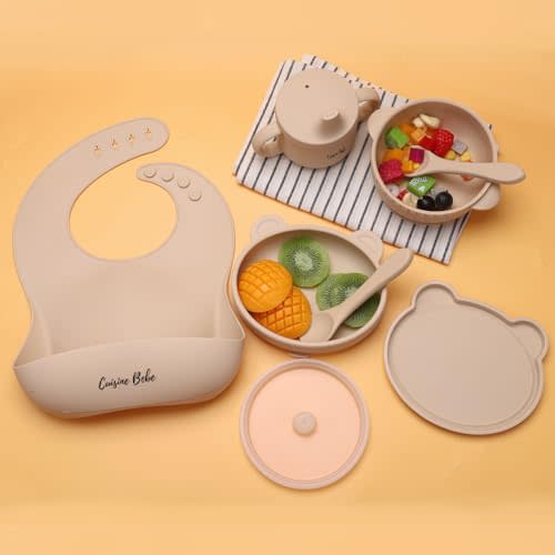 Silicone feeding set for babies | Weaning assistance | 6-pieces | Dinnerware with suction bowl, baby plate, baby cups, bib for baby, spoon & fork | Color beige