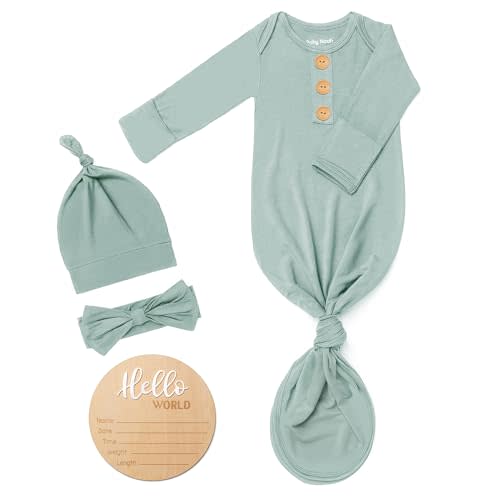 Soft Baby Knot Gown 0-3 Months, Newborn Announcement Sleepers With Mitten Cuffs and Personalized Wooden Name Tag