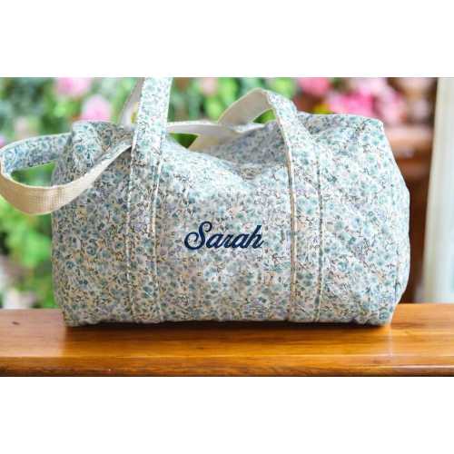 Embroidered Quilted Tote Bag, Monogrammed Duffle Bag Floral, Bridesmaid Gift, Bridal Party Bag, Overnight Bag with Zipper, Gift for Her