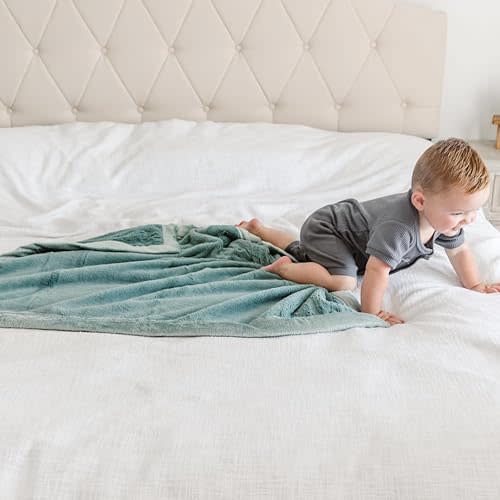 SARANONI Receiving Blankets for Babies Super Soft Boutique Quality Lush Luxury Baby Blanket (Eucalyptus, Receiving Blanket 40" x 30")