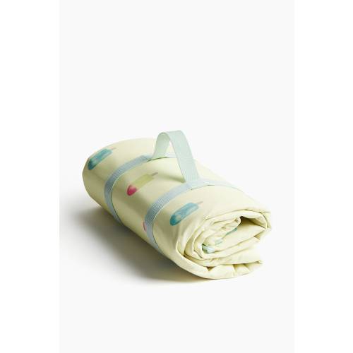 PATTERNED PICNIC BLANKET