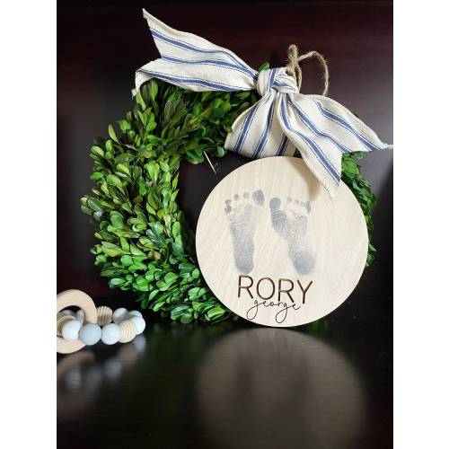 FOOTPRINT READY Birth Announcement Name Circle