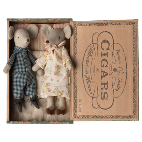 Grandma & Grandpa Mice in Cigarbox - Maileg USA