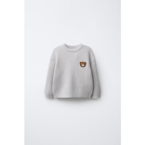 WAFFLE KNIT TEDDY BEAR PATCH SWEATER - Light gray 9-12 MONTHS |