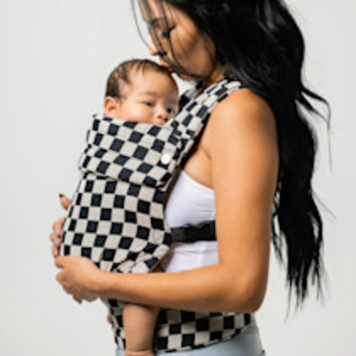MABĒ The Monarch Baby Buckle Carrier - Ebony Check