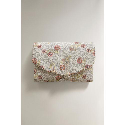 BABY’S PORTABLE FLORAL CHANGING MAT