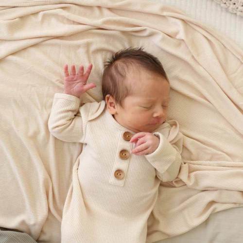 Oatmeal Bamboo Waffle Newborn Baby Knot Gown & Hat Set