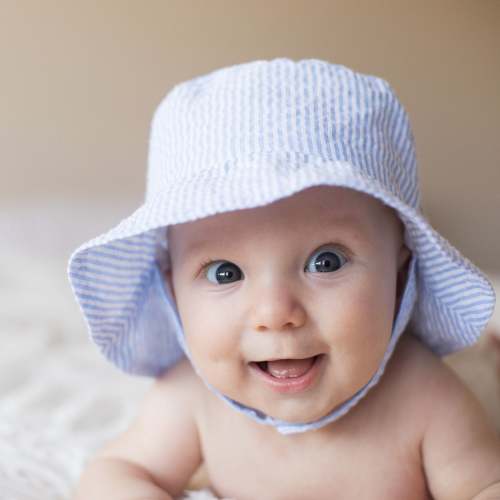 Light Blue Stripe UPF 25+ Seersucker Bucket Hat - Huggalugs