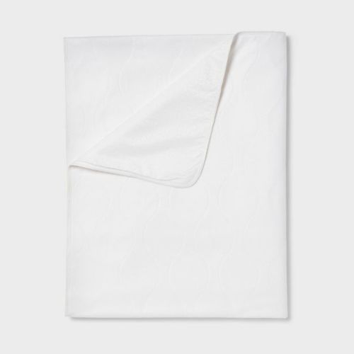 Waterproof Machine Washable Universal Underpad - Room Essentials ™