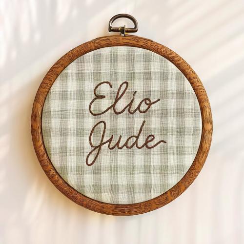 Custom Baby Name Sign, Personalized Name Reveal Hoop, Hand Embroidered Baby Name, Neutral Baby Name Embroidery, Minimalist Baby Keepsake