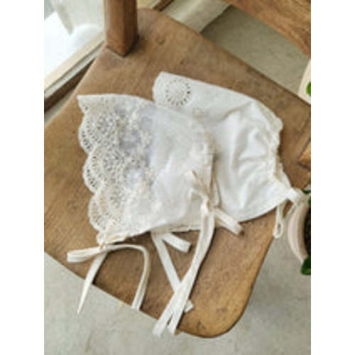 Charlotte Lace Bonnet