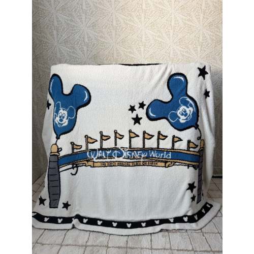 READY TO SHIP - WDW ENTRANCE KNITTED BLANKET 50x60"
