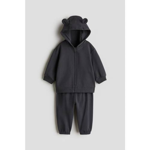 2-PIECE HOODIE AND JOGGERS SET