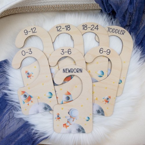 Outer Space Clothing Dividers, Astronaut Baby Clothing Divider, Wood Wardrobe Divider, Nursery Closet Divider, Outer Space Nursery T41
