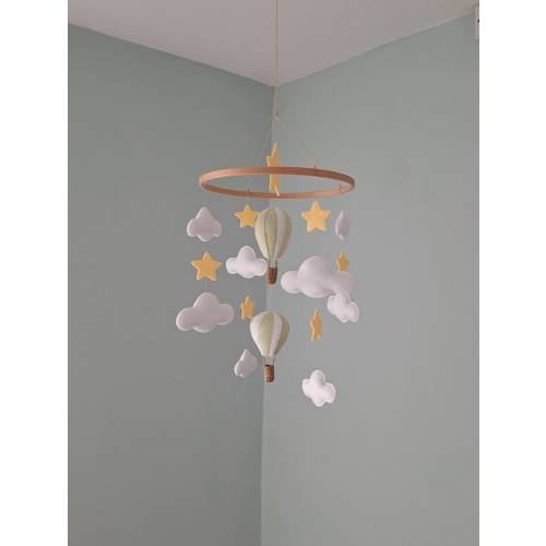 Unisex Nursery Mobile Hanger Green White Yellow Stars Hot Air Balloons Cloud Boy Girl Hanging Decoration New Baby Shower Gift Gender Neutral