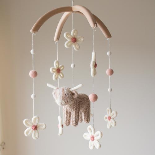 Cow & Daisies nursery mobile in beige and blush - Highland cattle crib mobile - ranch animal, floral longhorn, farm, flowers decor
