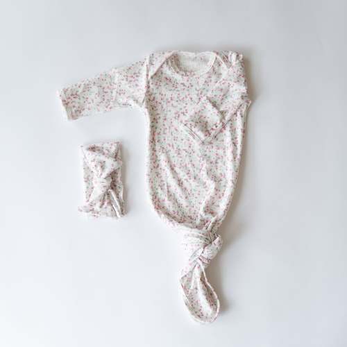 Sleeper and Bow in Petal
