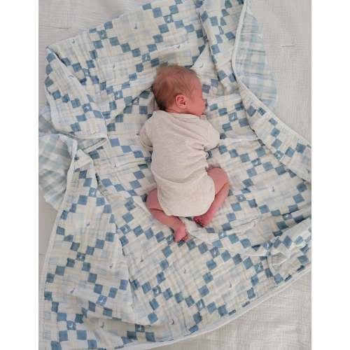 Grandma's Goose Quilt 6 Layer Gauze Blanket
