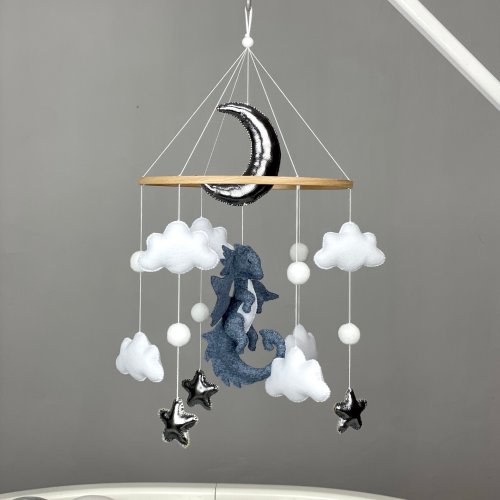 Dragon baby mobile boy Dragon nursery decor Dragon crib mobile Fantasy nursery Felt dragon hanging mobile