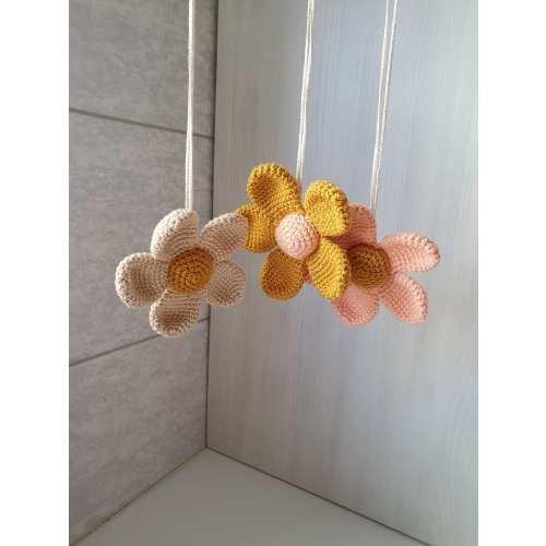 Baby gym toys- flower,rattles Play Gym,baby shower, Play Gym, bee rattle , crochet toy,nursery decor, baby gym toys, knitted flower