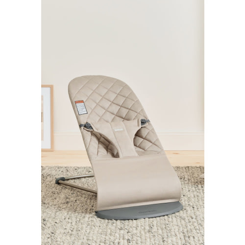 Bouncer Bliss: Sand gray - Woven, Classic quilt