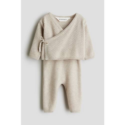 2-PIECE KNIT CARDIGAN AND PANTS SET