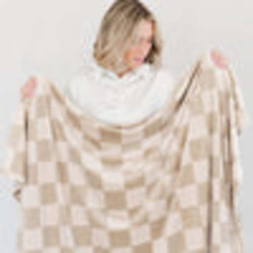 MINKY STRETCH RECEIVING BLANKETS | Saranoni
