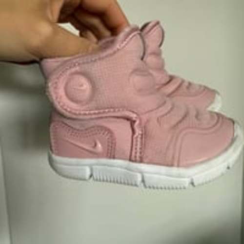 Nike boots 5c