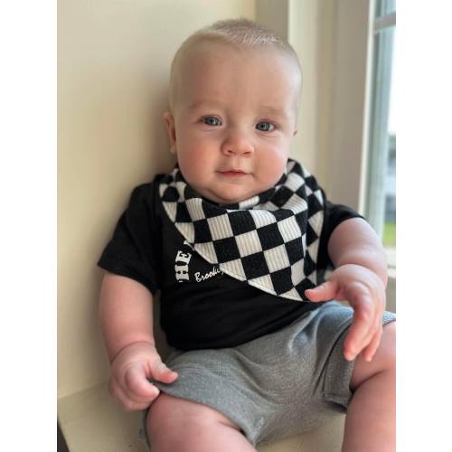 Black and white checkered ribbed knit baby drool bib, reversible baby bandana flannel bib, snap bib, gender neutral nursery, baby shower