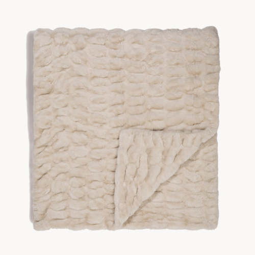 Antique Ivory Throw Blanket in Faux Fur | Lola Blankets
