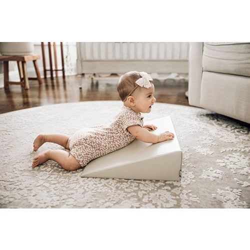 tumtum - Sand - The Premium Tummy Time Wedge - for Babies 0-8 Months to Help with Infant Development + Gross Motor Skills, Designed to Make Tummy time Easier.