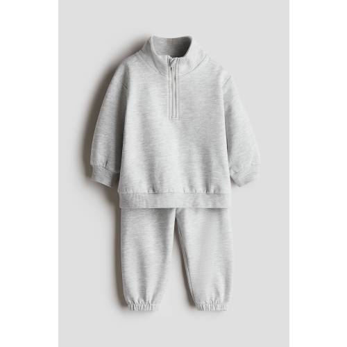 2-PIECE SWEATSUIT