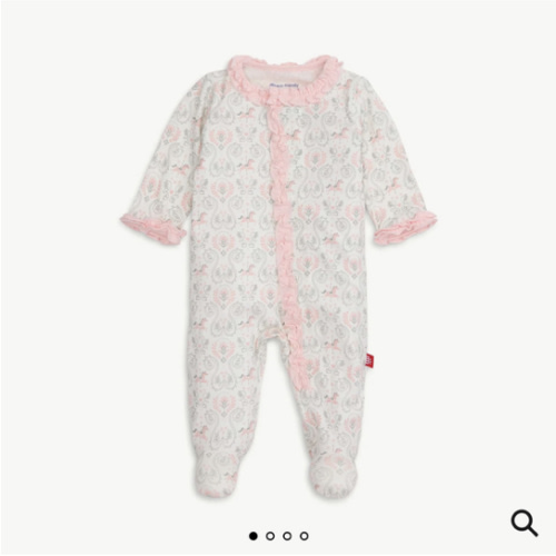 Magnetic Footie with Ruffle – Magnetic Me