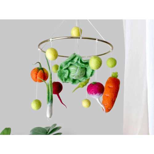 Needle felted veggie mobile hanging Vegetables nursery mobile Greenery baby mobile Felt pretend food crib mobile Wool eco baby gift