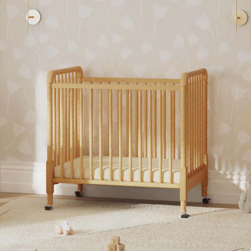 DaVinci Jenny Lind 3-in-1 Convertible Mini Crib – Honey