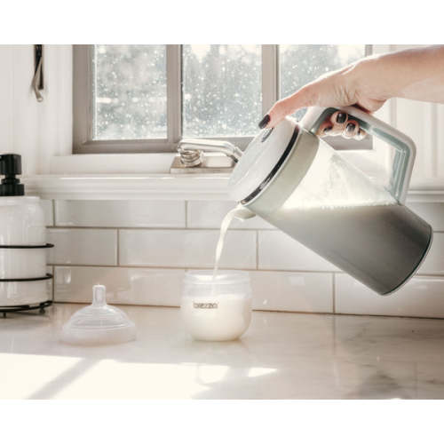 One Step Baby Formula Mixing Pitcher | Baby Brezza