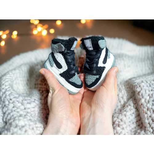 Baby Jordans Style Basketball Sneakers, Crochet Newborn Gender Neutral Gift, Baby Showers and 1st Birthday Gifts, Knitted Baby Crib Shoes