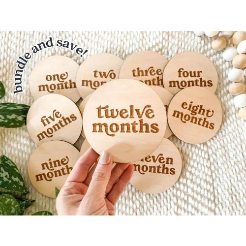 Wooden Baby Monthly Milestone Markers - Minimalist baby milestone markers, Modern baby milestone cards, Newborn gift, Hello my name is sign