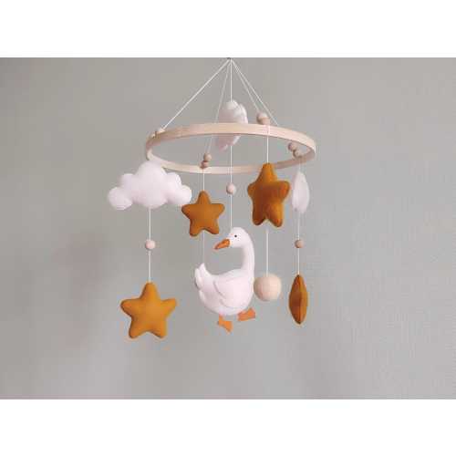 Goose baby crib mobile for farm nursery decor, duck bassinet mobile, felt hanging mobile nursery, children&#39;s room decor, custom newborn gift