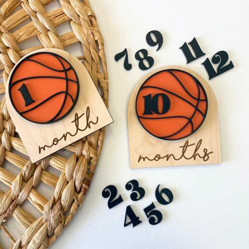 Basketball Monthly Milestone Wooden Baby Milestone Cards Markers for Baby Photos Prop Baby Shower Month Photos