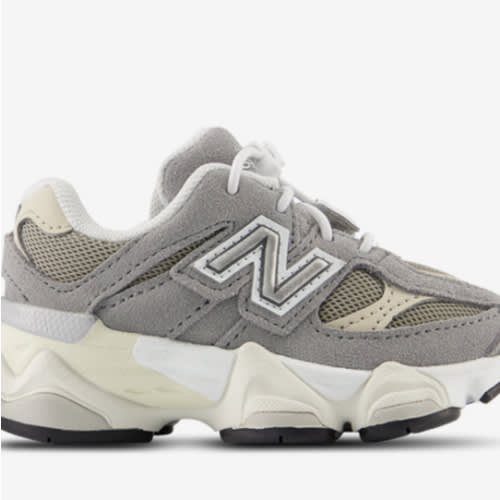 New balance gray kicks