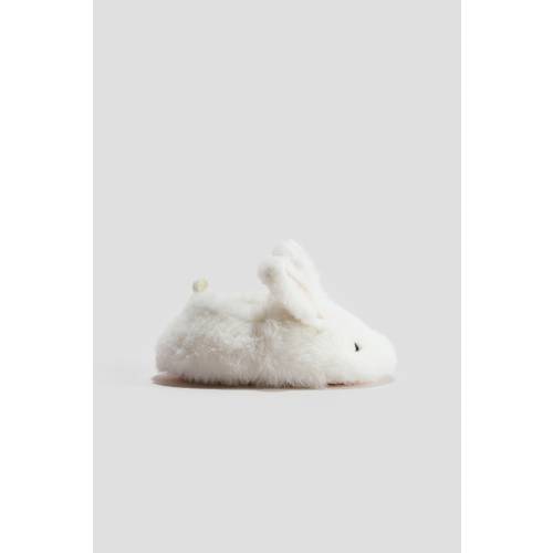 FLUFFY SLIPPERS