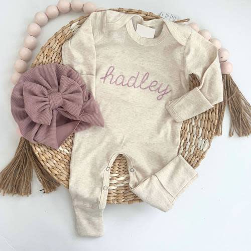 Newborn girl coming home outfit, Name Newborn Outfit, Embroidered Baby Outfit, Hospital Home Outfit, Neutral Custom Baby Outfit,