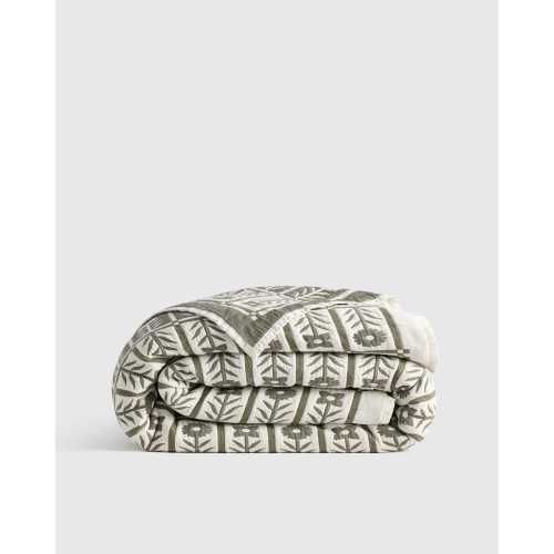 Organic Cotton Jacquard Floral Quilt