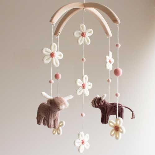 Cows & daisies nursery mobile - highland cow baby shower gift -cottagecore, floral, cowgirl, farm, bohemian baby room decor - READY TO SHIP